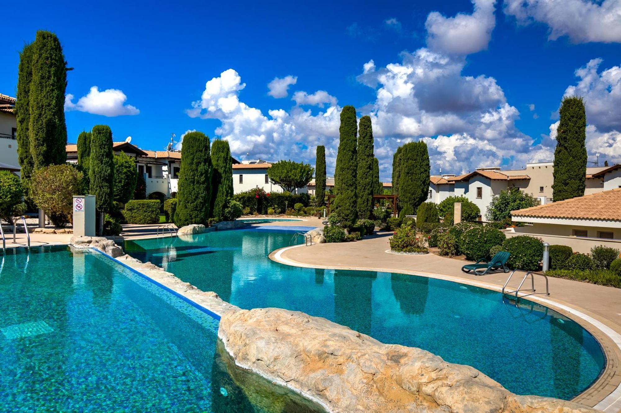 2 Bedroom Apartment Assia With Communal Pool, Aphrodite Hills Resort Kouklia Exterior photo