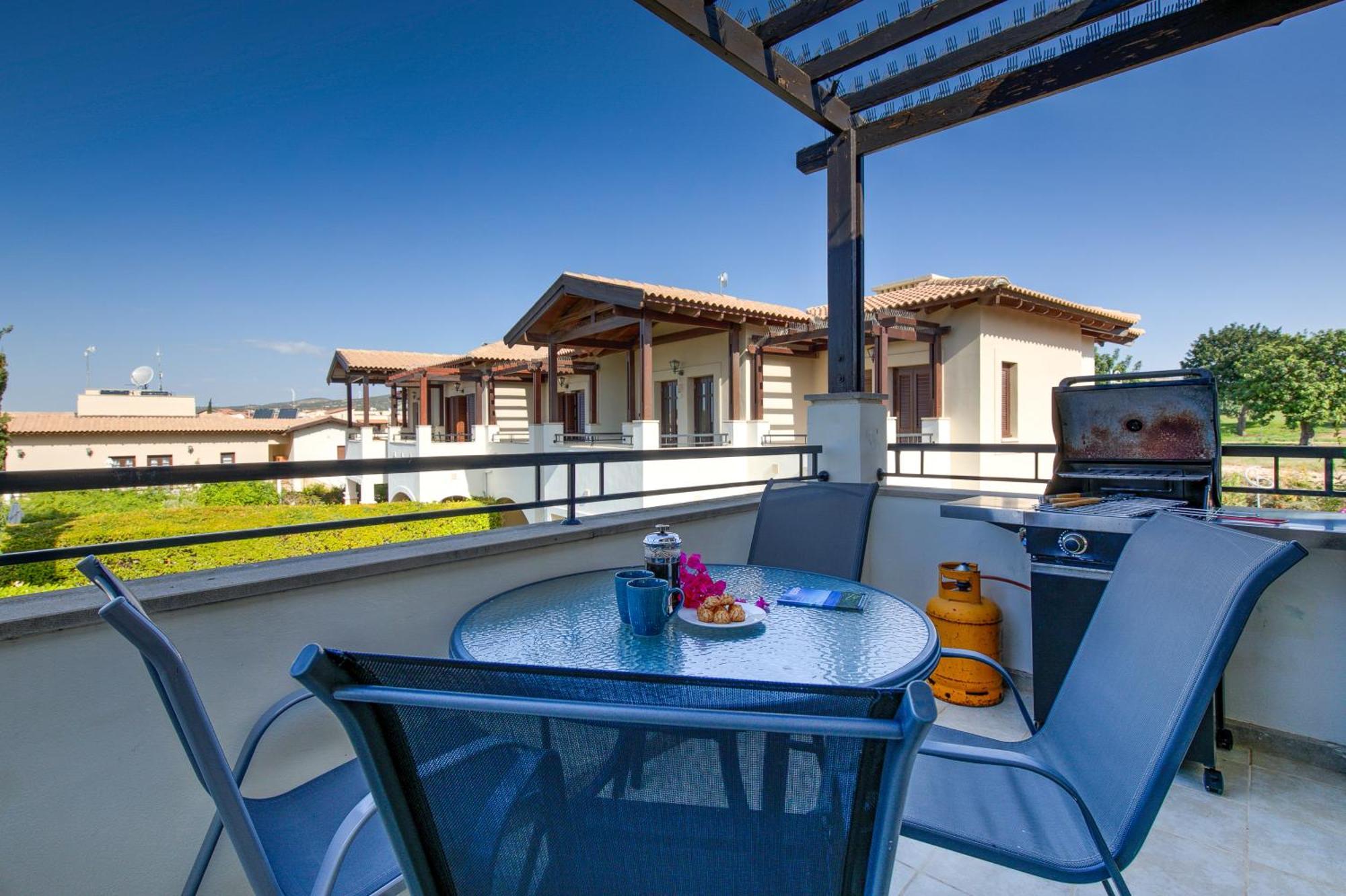 2 Bedroom Apartment Assia With Communal Pool, Aphrodite Hills Resort Kouklia Exterior photo