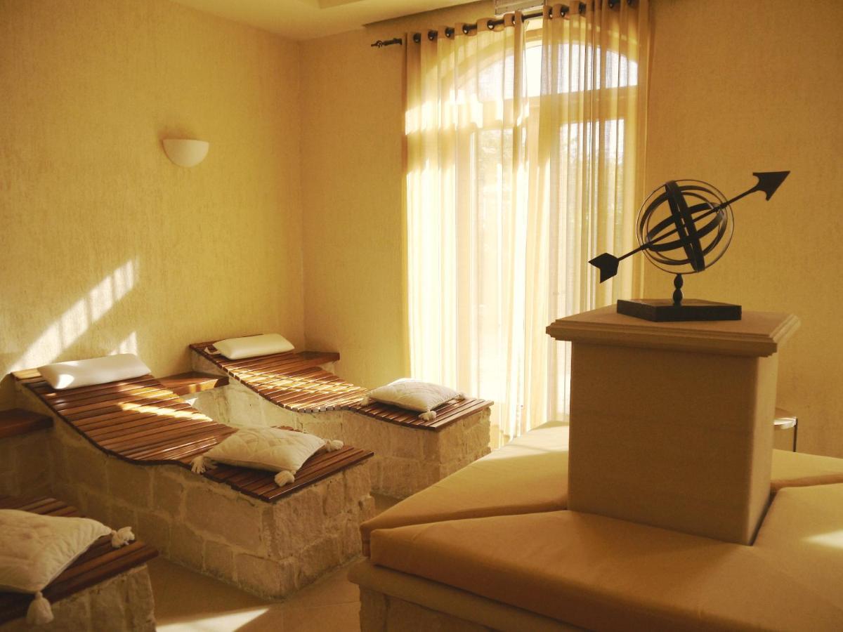 2 Bedroom Apartment Assia With Communal Pool, Aphrodite Hills Resort Kouklia Exterior photo
